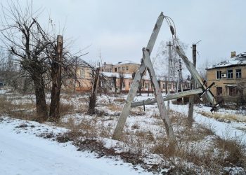 «Известия» увидели строительство укреплений у прифронтового Лисичанска