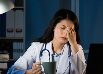 Как не лишиться праздничного настроения, когда работаешь в Новый год?