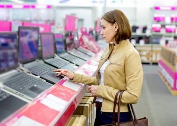 На рынке ПК небывалый обвал. Продажи упали почти на 30%, но надежда на возрождение спроса еще теплится