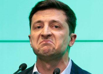 При отказе выполнять указания Запада Зеленскому предрекают военный переворот