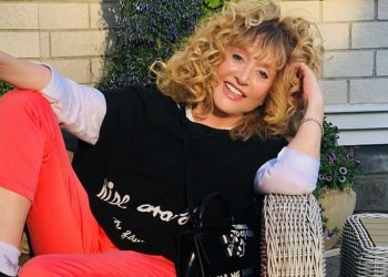 Скандал вокруг паспортов Пугачевой и Собчак: подозреваемых пасли с августа!