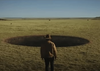 Таинственная бездонная яма, ведущая в параллельные миры