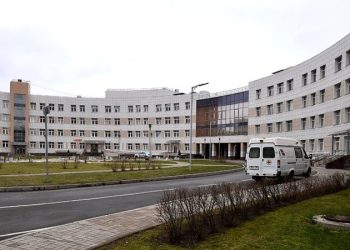 Три корпуса Боткинской больницы соединят отапливаемыми переходами до конца года