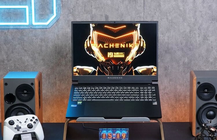 Из России внезапно бежал китайский производитель ноутбуков на замену Dell Alienware