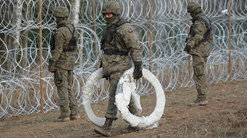 Польша начнет строить электронный барьер на границе с Россией в марте