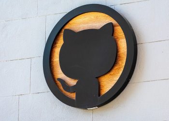 Программистов можно начинать увольнять. Общедоступным стал сервис GitHub, пишущий половину кода проекта за $19 в месяц