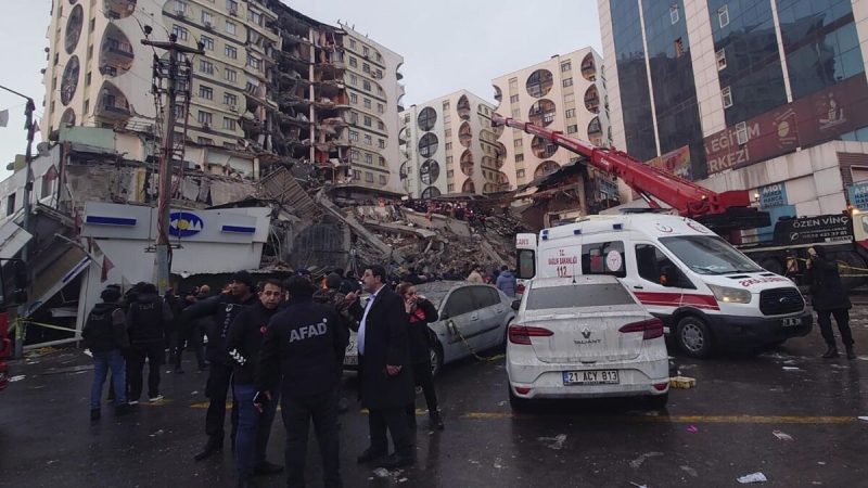 
                                Турецкие провинции сильно разрушены в результате землетрясения                                                            