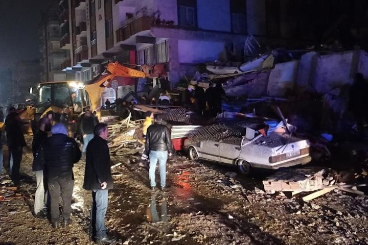 
                                В Сирии рассказали о множестве разрушенных зданий после землетрясения                                                            