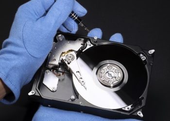 Бренд ничего не значит. Самыми ненадежными оказались винчестеры самых знаменитых производителей