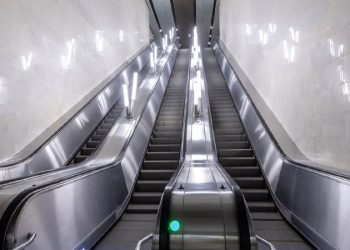 Эскалаторы смонтировали в южном вестибюле станции «Лианозово»