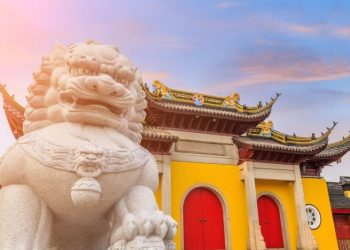 Китай заманивает иностранных ИТ-шников трехкратным увеличением зарплаты и длительными отпусками