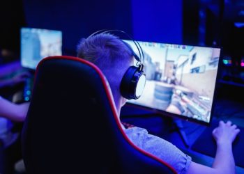 Кладовщик «М.Видео» украл iPhone на 2 миллиона, чтобы стать самым крутым в Counter Strike