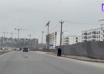 Корреспондент «Известий» показал улицы Мариуполя, где проезжал Путин