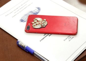 Россиян заставляют отказаться от iPhone и перейти на Android-смартфоны. Касается пока не всех