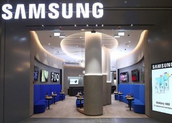 Российский Samsung требует полмиллиарда у сети авторизованных магазинов. Сеть почти год не платит за товар