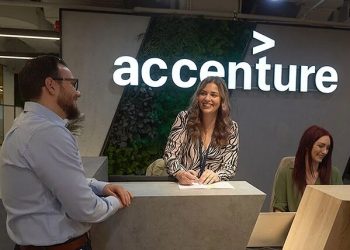Сбежавший из России международный ИТ-гигант Accenture уволит 19 тыс. сотрудников, которые не приносят деньги