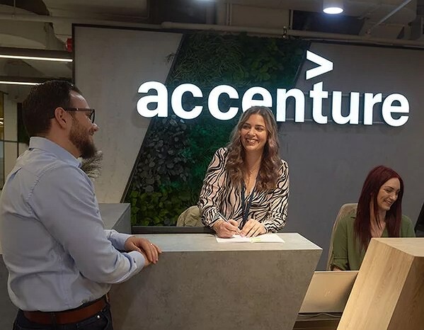 Сбежавший из России международный ИТ-гигант Accenture уволит 19 тыс. сотрудников, которые не приносят деньги