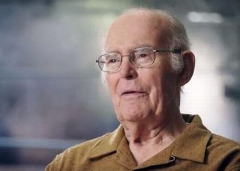 Умер основатель Intel и «отец» современных компьютеров Гордон Мур