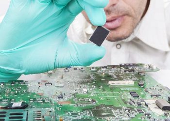 В России готовят производство литографических материалов для выпуска микроэлектроники