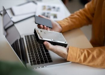 Жестким дискам конец. На подходе в разы более емкие SSD объемом в сотни терабайт