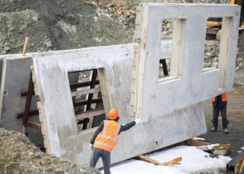 ЖК для переселенцев из аварийного жилья достроят во Владивостоке в декабре