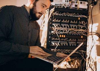 Диплом больше не нужен. Работодатели разочаровались в образованных ИТ-шниках и стали искать опытных