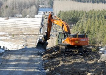 Финляндия расширит строительство заграждения на границе с Россией