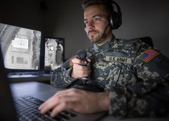 Из программистов в полковники. США радикально меняют метод привлечения ИТ-шников в армию