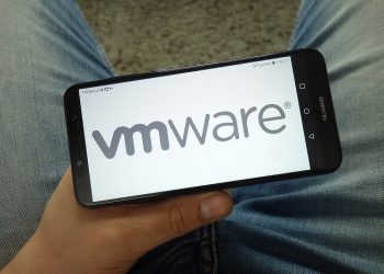 «Мерлион» заплатит 80 миллионов из-за бегства из России VMware и проблем ИТ-«дочки» «Роснефти»