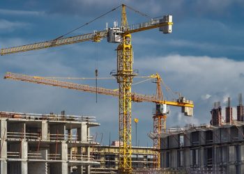 В России увеличилось число застройщиков на 8% за год