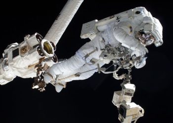 Выход в открытый космос по российской программе перенесли на май