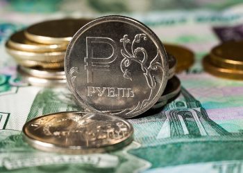 ИТ-резидент «Сколково» с почти миллиардной выручкой не платит сотрудникам зарплаты и просит их не обращаться в суд