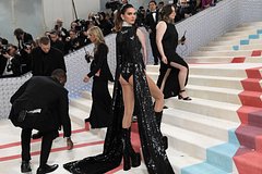 Кендалл Дженнер показала ягодицы на балу Met Gala