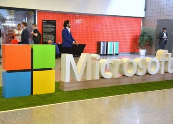 Любимый партнер бьет Intel в спину. Microsoft создает собственные ARM-процессоры и «заточенную» под них ОС Windows