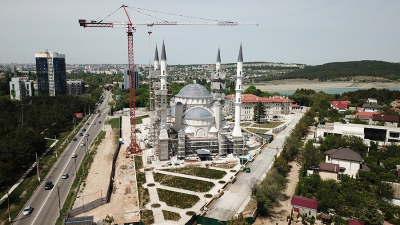 Путин потребовал как можно скорее достроить Соборную мечеть в Крыму