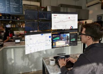 Создан первый в мире ноутбук с виртуальным экраном гигантских размеров