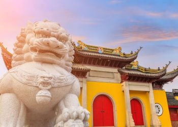 Китай ополчился на Samsung. Он хочет отобрать важный патент на экраны для iPhone