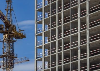 Назван размер портфеля строительства многоквартирного жилья в России