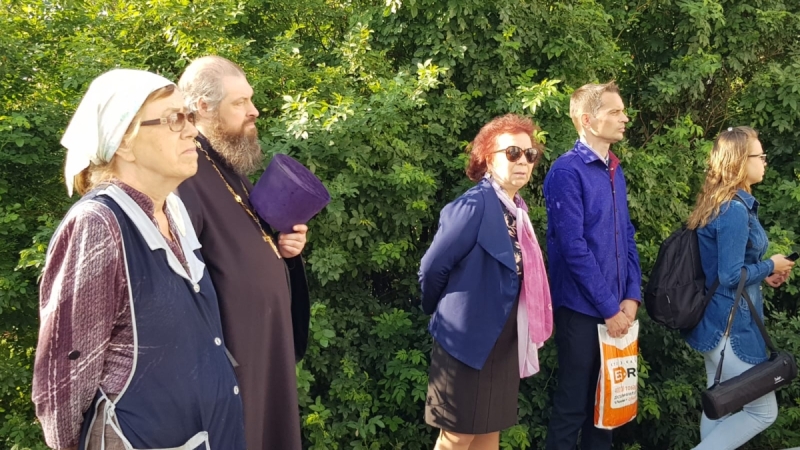 
                                Раскольники из ПЦУ не пустили прихожан в храм в праздник Пресвятой Троицы в Киевской области                                                            