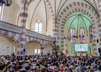 Религия становится очередной целью внедрения ИИ