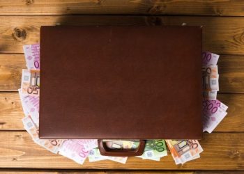 Созданная меньше месяца назад компания с ИИ в названии получила больше 100 млн евро инвестиций. У нее нет даже сайта