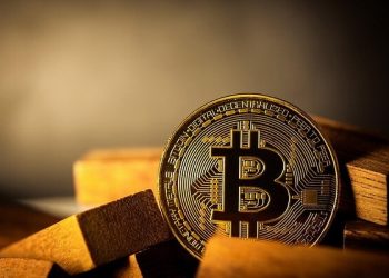 США начали атаку на криптобиржи. За два дня власти завалили их исками