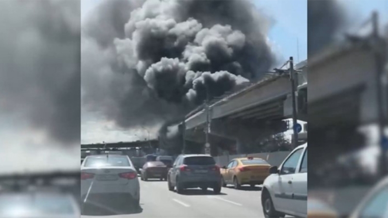 В Москве на Каширском шоссе произошел пожар на стройке