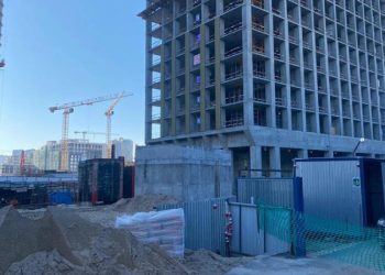 Рабочий умер из-за падения на стройке в Москве