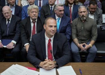 Разбившееся НЛО и «биологические останки» его пилотов пытаются рассекретить в Вашингтоне