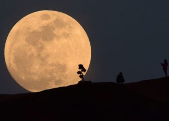 Суперлуние и «голубую Луну» увидят жители Земли в августе