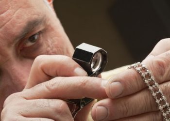 Услуги ломбарда: особенности и случаи, когда они могут пригодиться