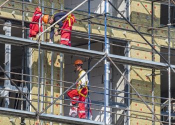 Путин назвал строительную отрасль в РФ локомотивом национальной экономики