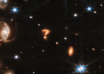 Телескоп «Джеймс Уэбб» озадачил учёных вопросительным знаком в космосе