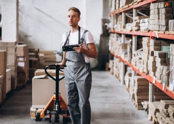 В Подмосковье кладовщик украл с работы более сотни пылесосов